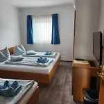 Mainstern Hotell 3*